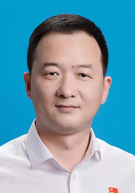 人大主席张仲林